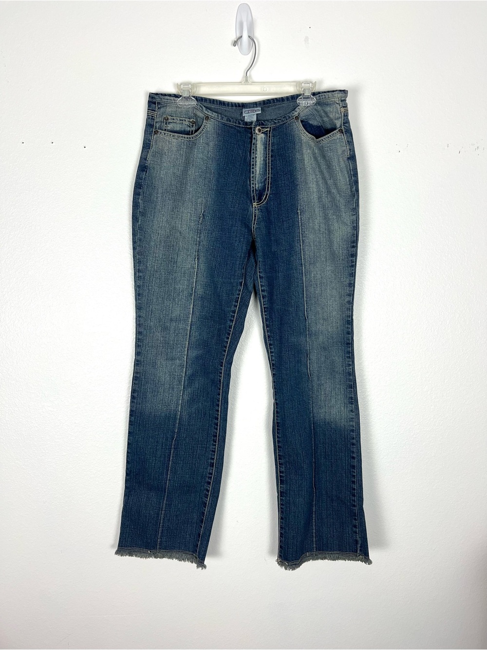 Women’s Boot-Cut Jeans in Medium Blue Wash